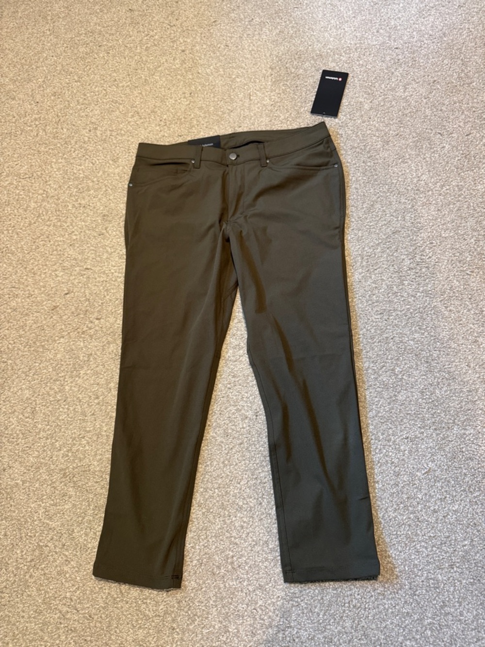 Lululemon ABC slim fit 28 L 34 waist NWT in dark olive  green